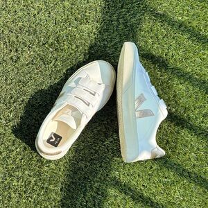Vejas Women’s White Velcro Sneakers